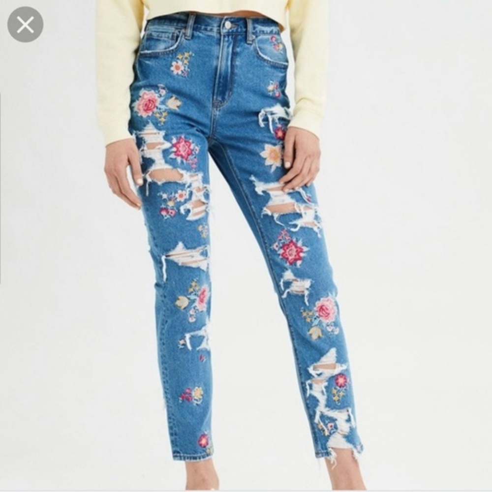 American Eagle flower embroidered mom jeans